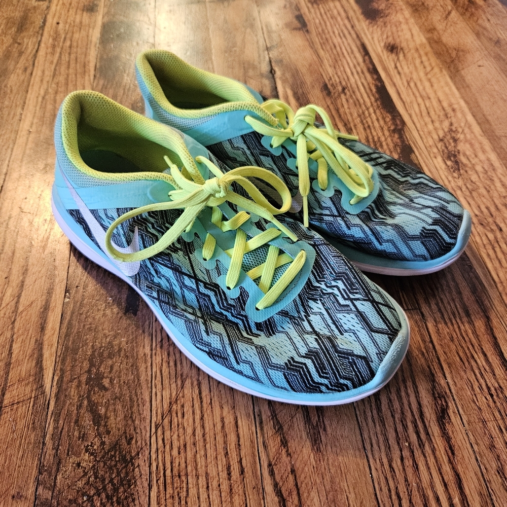 Girls Nike Sneakers Green Teal Youth 6 Active